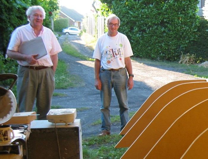 Stuart Gurney and Gerry Ledger survey Heatwave's frames, 14 July 2003